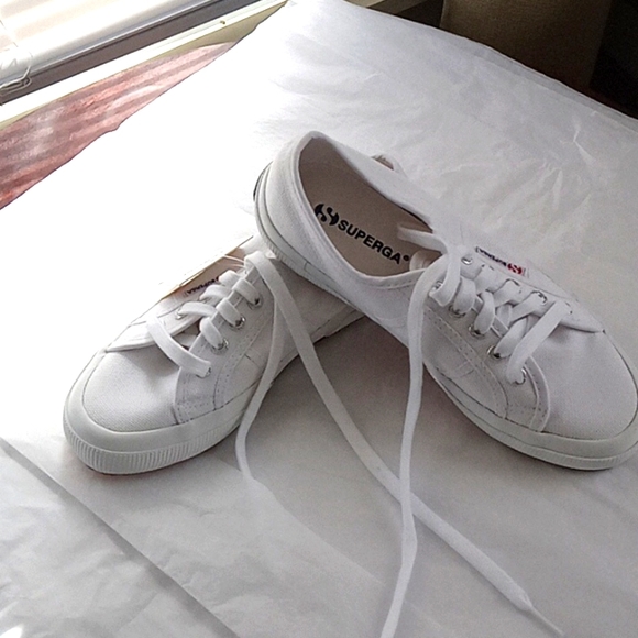 White classic canvas sneakers by SUPERGA sz 6.5 - Picture 2 of 7